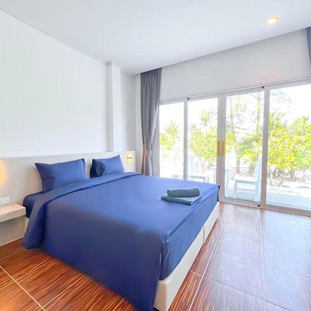 88 House Patong Hotell Exteriör bild