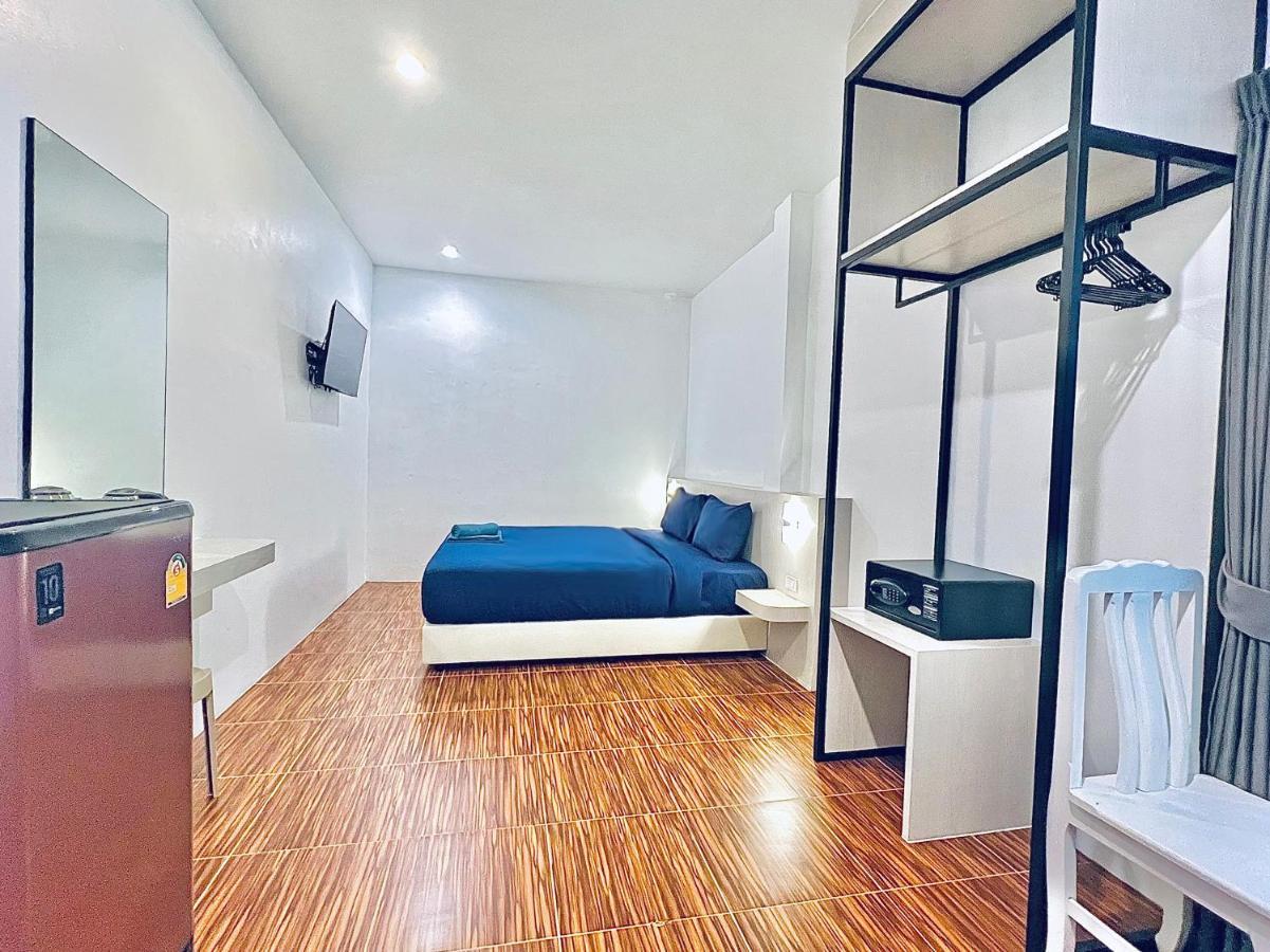 88 House Patong Hotell Exteriör bild