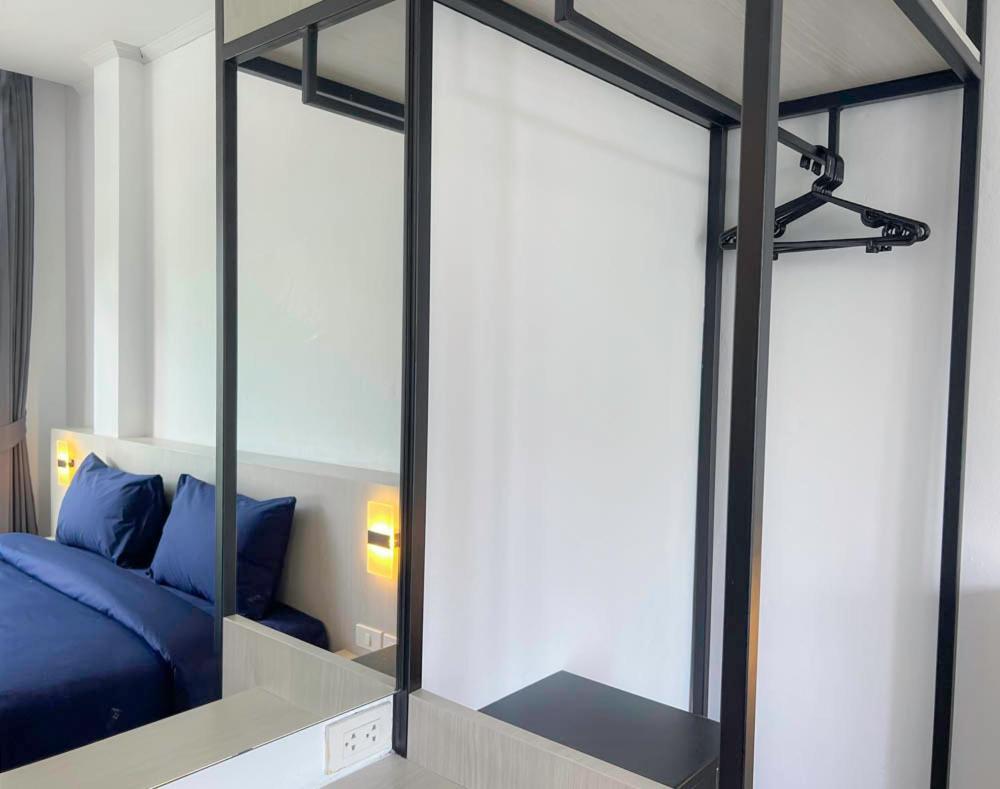 88 House Patong Hotell Exteriör bild