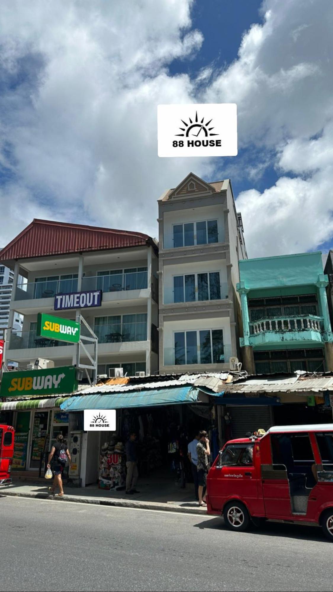 88 House Patong Hotell Exteriör bild